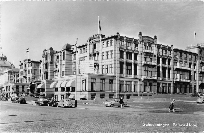 BG8223 scheveningen palace hotel car volkswagenbeetle  netherlands CPSM 14x9cm