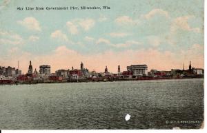 US    PC1803 SKY LINE FROM GOVERNMENT PIER, MILWAUKEE, WISCONSON