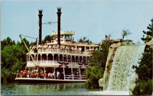 Disneyland Mark Twain Sternwheel Steamboat CA California Unused Postcard G39