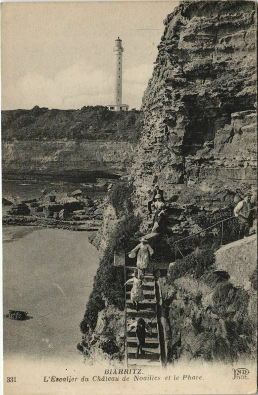 CPA Biarritz Escalier du Chateau de Noailles et le Phare FRANCE (1126714)