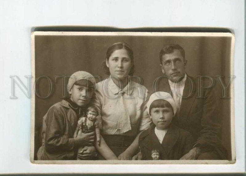 472086 RUSSIA Family Parents Girls w/ DOLL Vintage REAL PHOTO