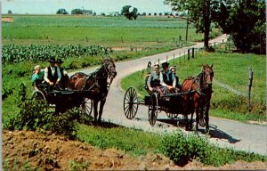 Pennsylvania Amish Country Amish Folks Out For A Sunsay Drive