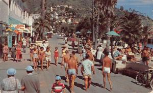 Avalon California Crescent Ave Street Scene Bathers Vintage Postcard K29082