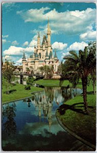 Florida FL, Cinderella Castle, Golden Gothic Spires, Walt Disney, Postcard