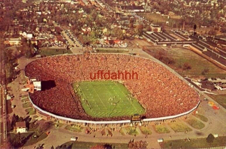 FOOTBALL STADIUM UNIVERSITY OF MICHIGAN, ANN ARBOR largest college-owned stadium