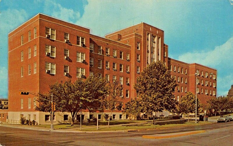 AUSTIN TEXAS~BRACKENRIDGE HOSPITAL-19th & EAST AVENUE-1950-60s POSTCARD