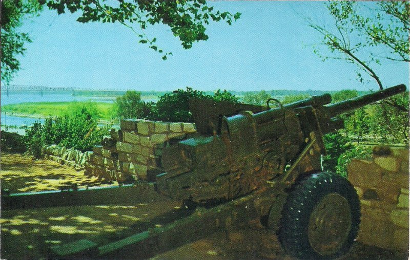 Memphis TN, Confederate Park, Artillery Cannon Modern Howitzer, 1968 Mississippi