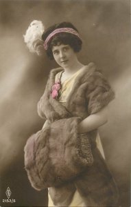 Fur fashion glamor beauty lady portrait 1912 postcard