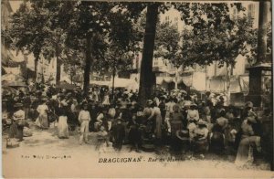 CPA DRAGUIGNAN Rue du Marche (1111502)