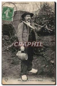 L & # 39Auvergne picturesque Old Postcard Peasant going to the fields TOP