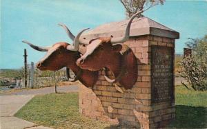 Dodge City Kansas Long Horn Monument Teich 1950s Postcard 12073