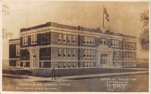 H68/ Farmer City Illinois RPPC Postcard c1910 Moore Township High School 172