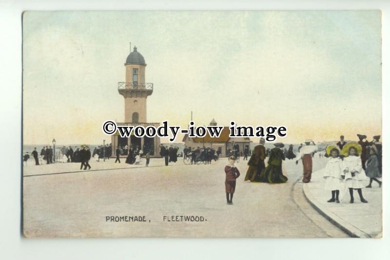 tp9644 - Lancs - The Promenade, by the Railway Station at Fleetwood - postcard