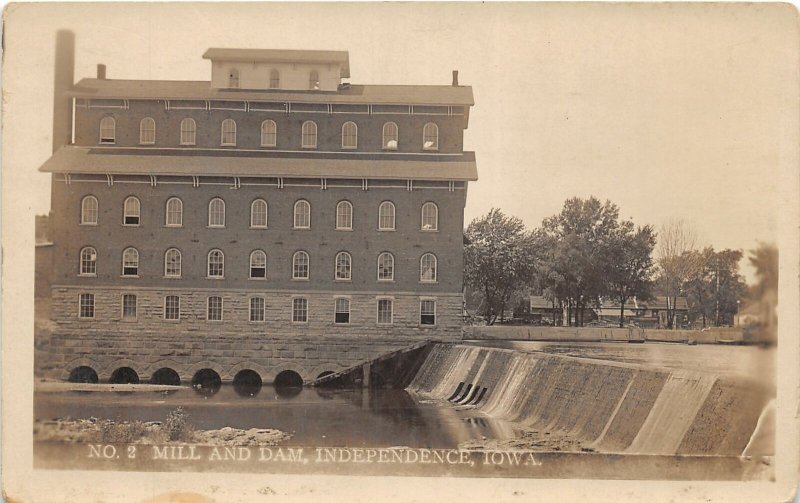J5/ Independence Iowa RPPC Postcard c1910 Mill and Dam Building  62