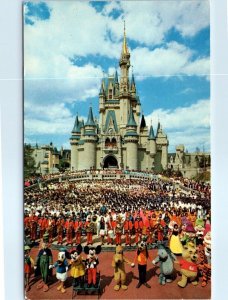 M-82030 Cinderella Castle Welcome to Walt Disney World Florida USA