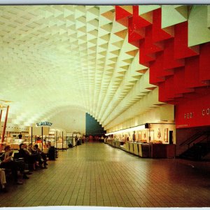 c1950s Detroit, MI Willow Run Air Terminal Chrome Photo Mich. Hiawatha Card A216