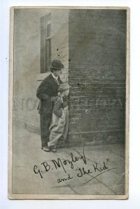 497456 CHARLIE CHAPLIN Great SILENT FILM comic Actor THE KID Vintage postcard