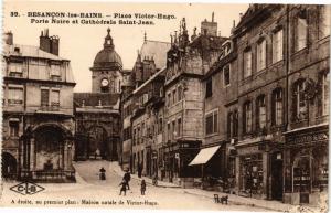 CPA Besancon-les-Bans - Place Victor-Hugo -Porte Noire et Cathédrale...(182906)