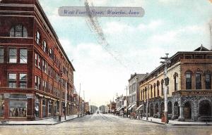 Waterloo Iowa street scene West Fourth St trolley tracks antique pc (Y9323)