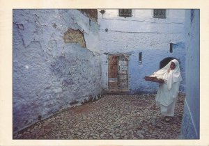 Chaouen, Morocco - Woman carrying Bread from her Oven - pm 1988