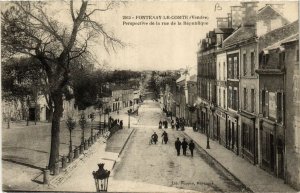 CPA FONTENAY-le-COMTE - Perspective de la Rue de la Republique (636925)