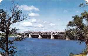 WINNIPEG CANADA LOCKPORT DAM CONTROLS RED RIVER POSTCARD 1956