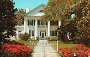 Georgia, Old Southern Plantation, Colorful Flowers White House, Vintage Postcard