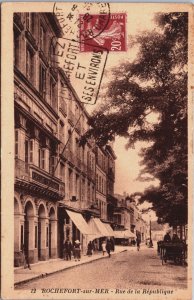 France Rochefort sur Mer Rue de la Republique Vintage Postcard C066