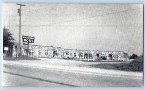 Jefferson City Missouri Postcard Kingdom Courts Motel Roadside View 1940 Antique