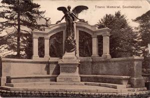 Southhampton England Titanic Memorial Antique Postcard J38844