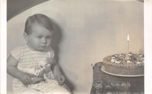 D88/ Interesting Photo Non-Postcard c1940 Child Birthday Cake 1st Birthday 7