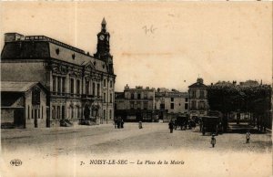 CPA NOISY-le-SEC La Place de la Mairie (569036)