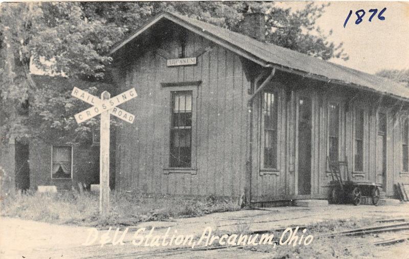 F12/ Arcanum Ohio Postcard c1940s D&U Railroad Depot Station