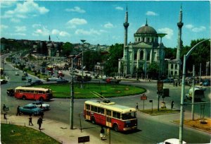 CPM AK Istanbul La Place d'Aksaray et la mosquee Valide TURKEY (843103)