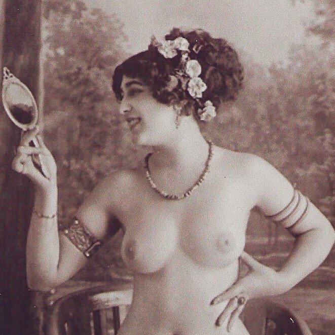 HR-01 - Semi-Nude Risque French Sepia Pictiure Postcard.