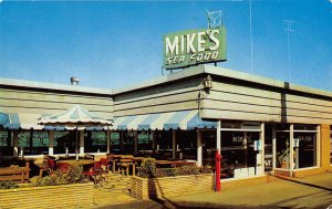Monterey, California MIKE'S SEA FOOD Roadside Restaurant Vintage Postcard 1950s