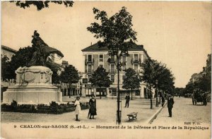 CPA CHALON-sur-SAONE - Monument de la Defense et Place Republique (386823)