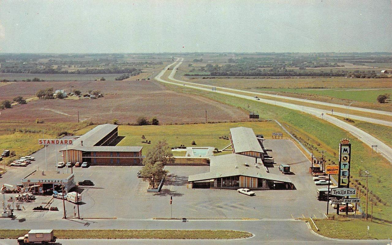 ABILENE, KS Kansas TRAILS END MOTELStandard Gas Station DICKINSON CO