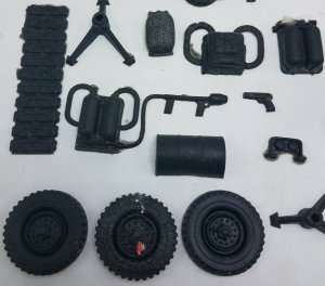 Vintage 1965 Thingmaker Fighting Men Lot of 40+ Completed Molded Items Weapons