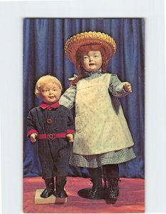 Postcard Tina And Lars, Enchanted World Doll Museum, Mitchell, South Dakota