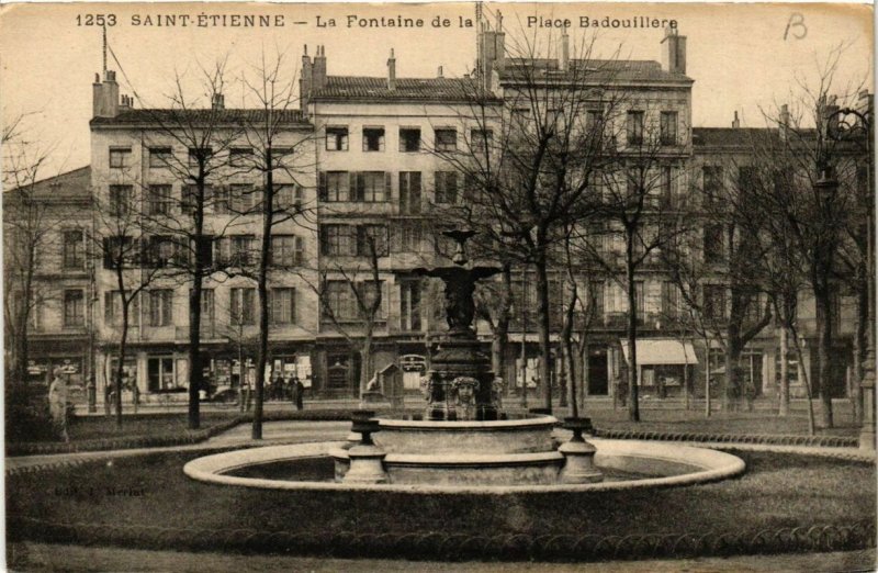 CPA St-ÉTIENNE La Fontaine de la Place Badouillere (400005)