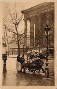 CPA PARIS 8e - 91. Merchandes de fleurs, Place de la Madeleine (55602)