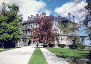 VINTAGE POSTCARD CONTINENTAL SIZE THE BREAKERS OCHRE POINT NEWPORT RHODE ISLAND