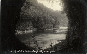 PC NEW ZEALAND, WANGANUI RIVER, CAVE, Vintage REAL PHOTO Postcard (b43866)