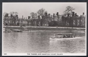 Middlesex Postcard - The Thames and Hampton Court Palace    RT2449