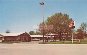 IA, Bettendorf, Iowa, City Center Motel, Exterior View, EG Pub No 52987