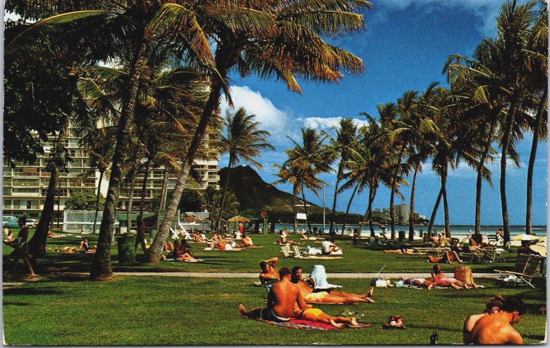 Hawaii Fort Derussy At Waikiki Beach Chrome Postcard C092