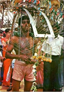 Singapore  KEVADA CARRYING HINDU DEVOTEE Thaipusam Festival  1975 4X6 Postcard