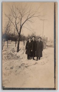 Ashton Illinois Three Men Coats Winter Nelson Family & Laurens Iowa Postcard Z28