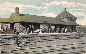 J60/ West Bay City Michigan Postcard c10 Michigan Central Railroad Depot 20